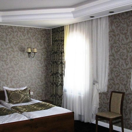 Kera Hotel Nesterenki Eksteriør bilde