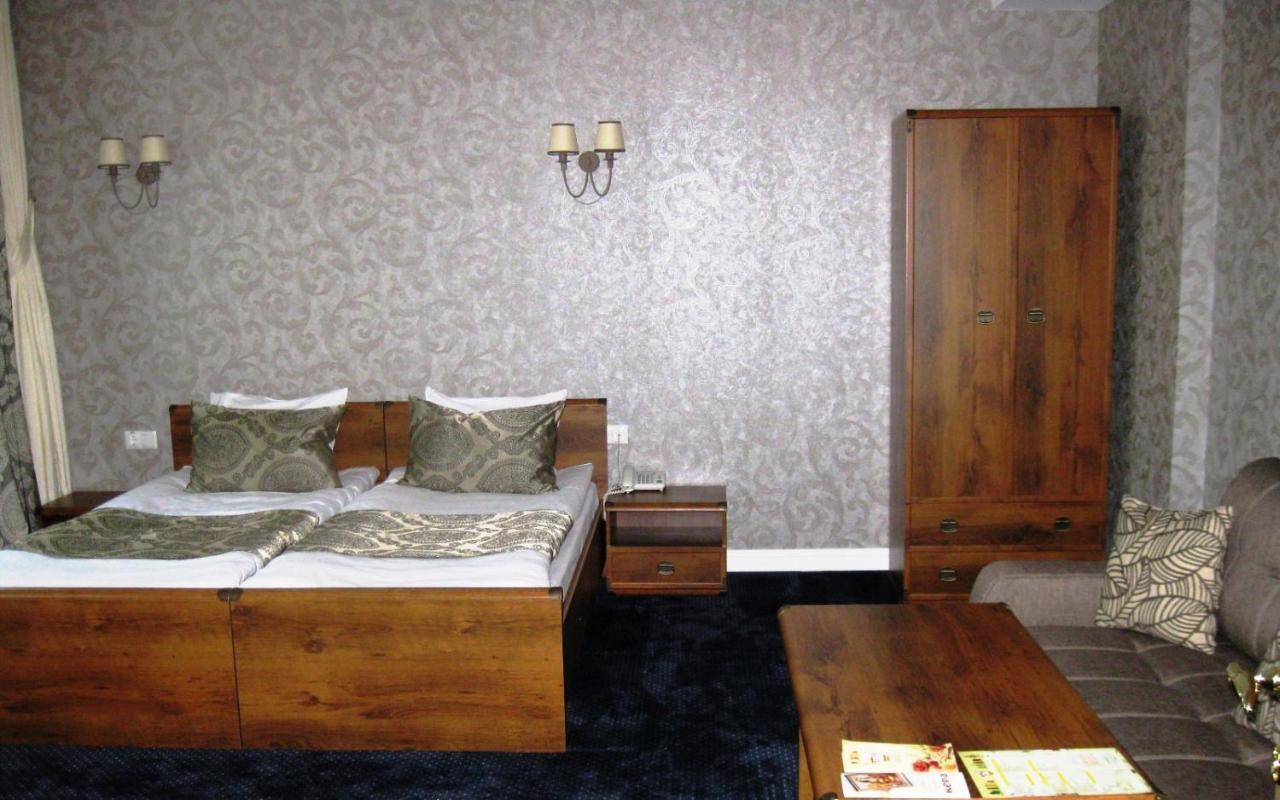 Kera Hotel Nesterenki Eksteriør bilde