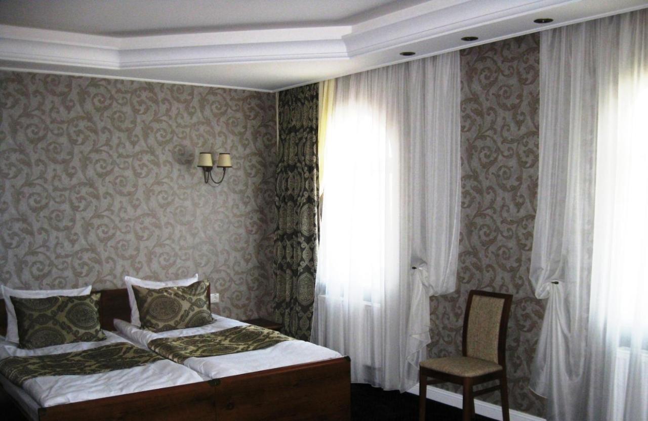 Kera Hotel Nesterenki Eksteriør bilde